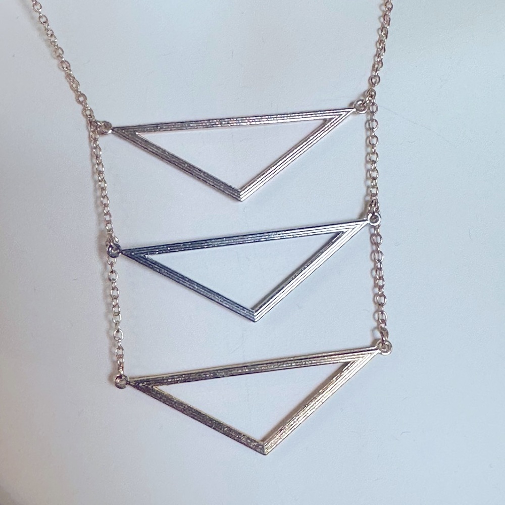 Silver tone Triangle Pendant Necklace, NWT - Picture 2 of 9